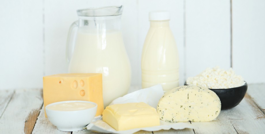 Молочні продукти на столі