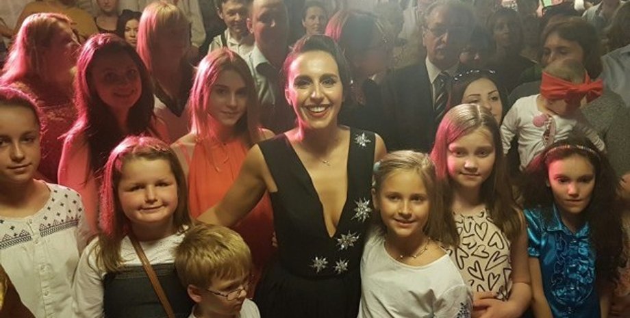 Джамала с украинской общиной в Стокгольме / Фото: Facebook Jamala