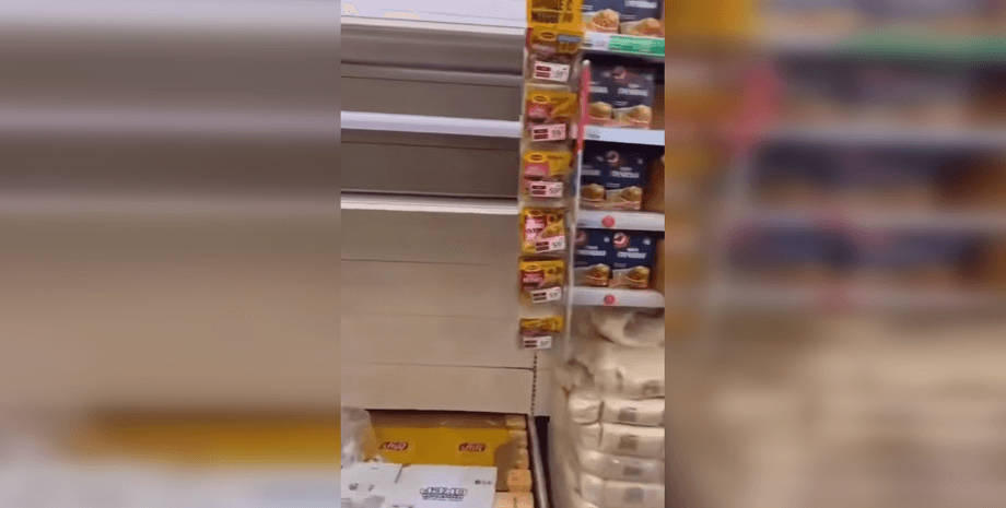 В магазинах Крыма вводят лимиты на продукты из-за проблем с логистикой