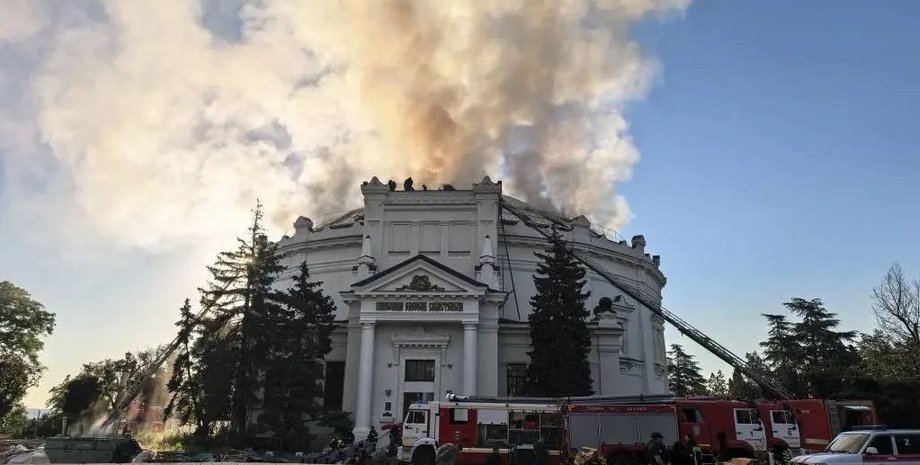 Война с РФ — 10 июня Крым атаковали БпЛА — оккупационные власти ограничили движение поездов ночью В ночь на 10 июня неизвестные беспилотники атаковали Крым.