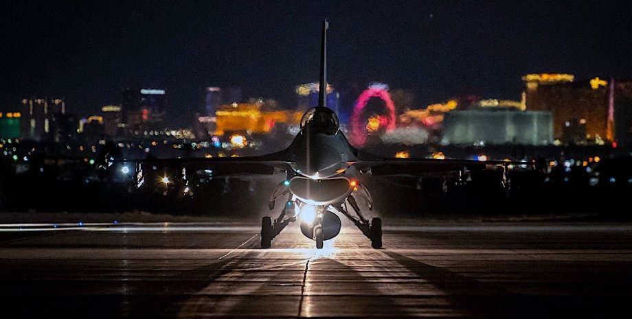 обучение на F-16