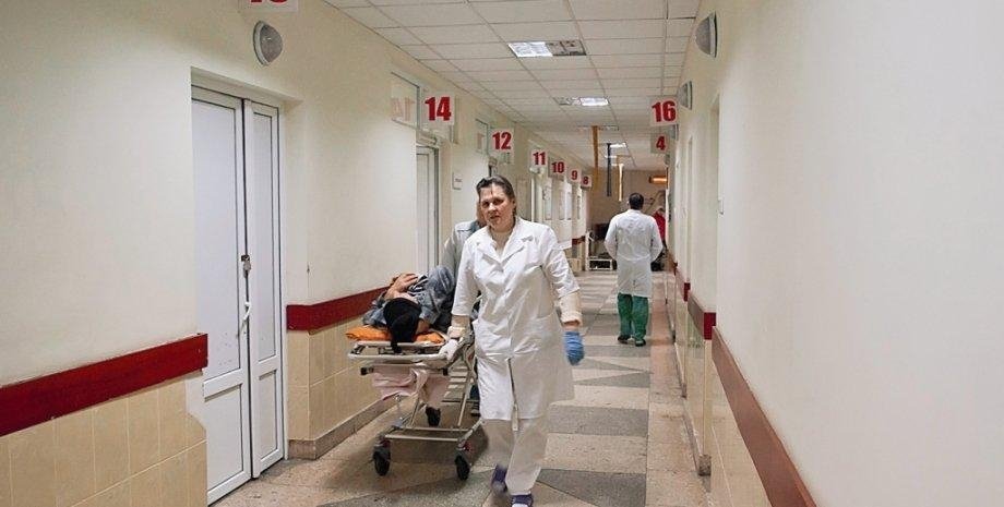 зарплата врачей, украина