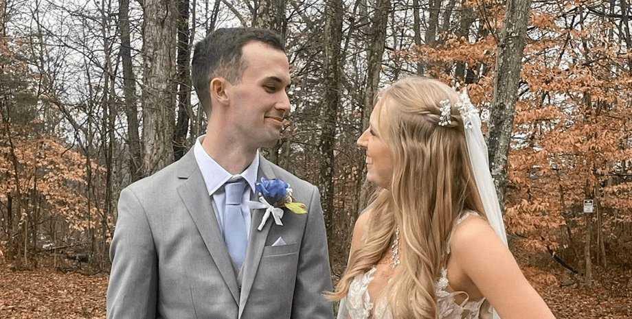 Молодожены на свадьбе