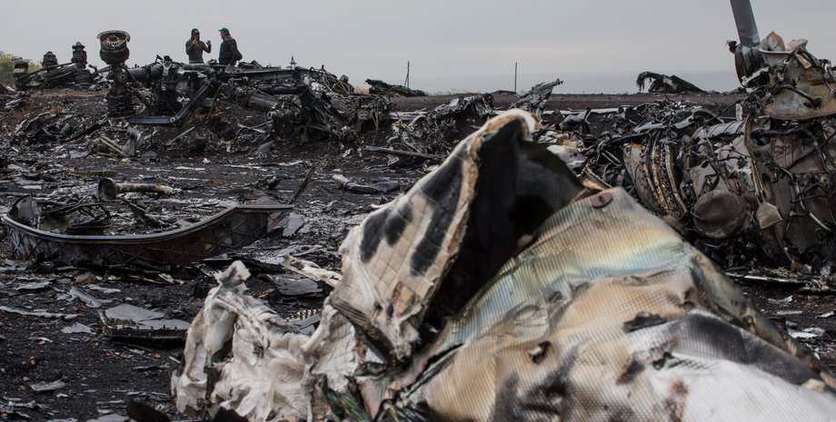 катастрофа MH17, лайнер MH17, обломки лайнер MH17