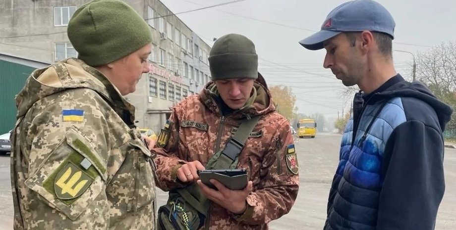 Поширити: У жовтні з лав Збройних сил України самовільно залишили службу 21 тис ...