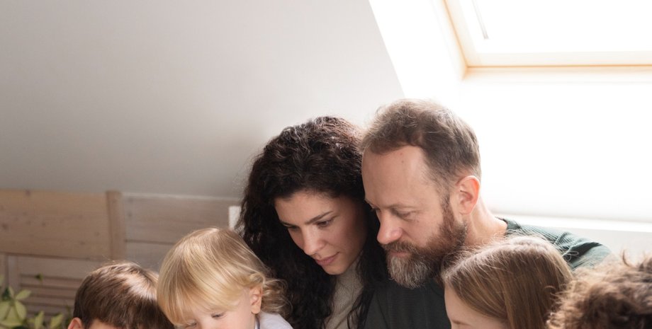 Выбрал детей вместо брака: мужчина ушел от жены из-за ее старшей дочери