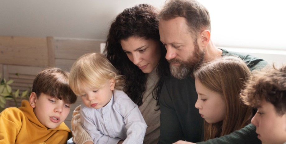 Вибрав дітей замість шлюбу: чоловік пішов від дружини через її старшу дочку