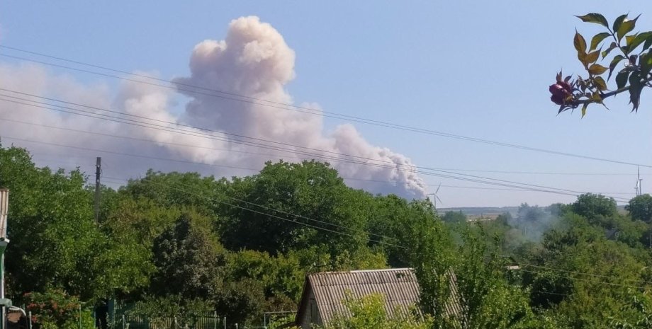 Пожары на складах боеприпасов в Луганской области, ВСУ ударили по российским складам, удар Точкой-У