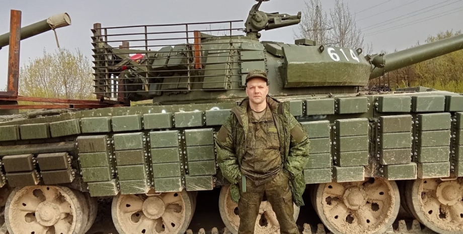 Russische Panzer hatten bereits ein neues taktisches Zeichen. Der T-62M konnte z...