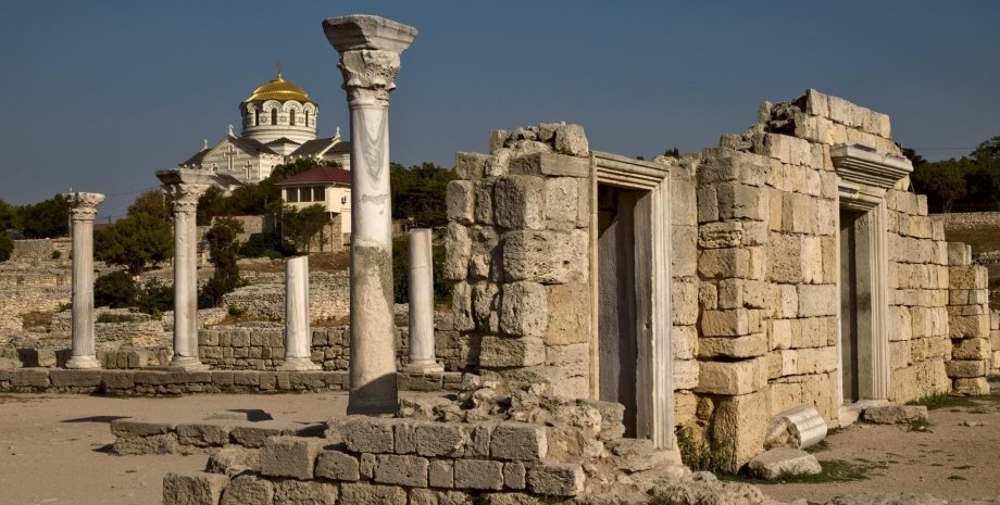 В Севастополе устроили выставку древних артефактов, украденных в Мелитополе