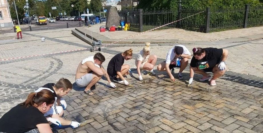 Alyona Alyona, реперка, Софійська площа,