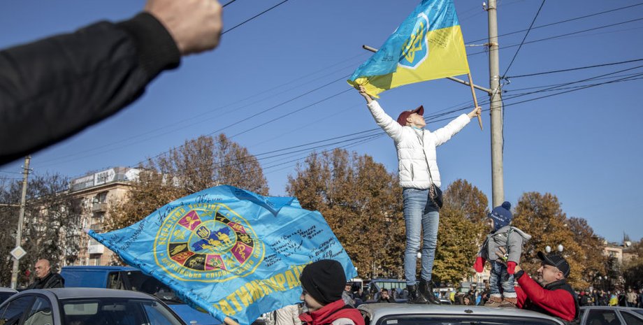 Україна, незалежність України, звільнений Херсон, мітинг у Херсоні
