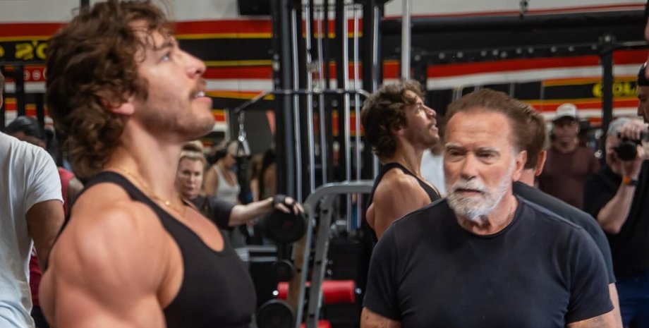 Внебрачный сын Шварценеггера одержал победу среди бодибилдеров