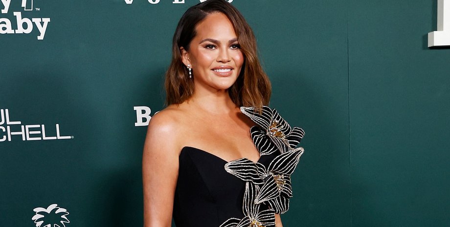 кріссі тейген, сукня