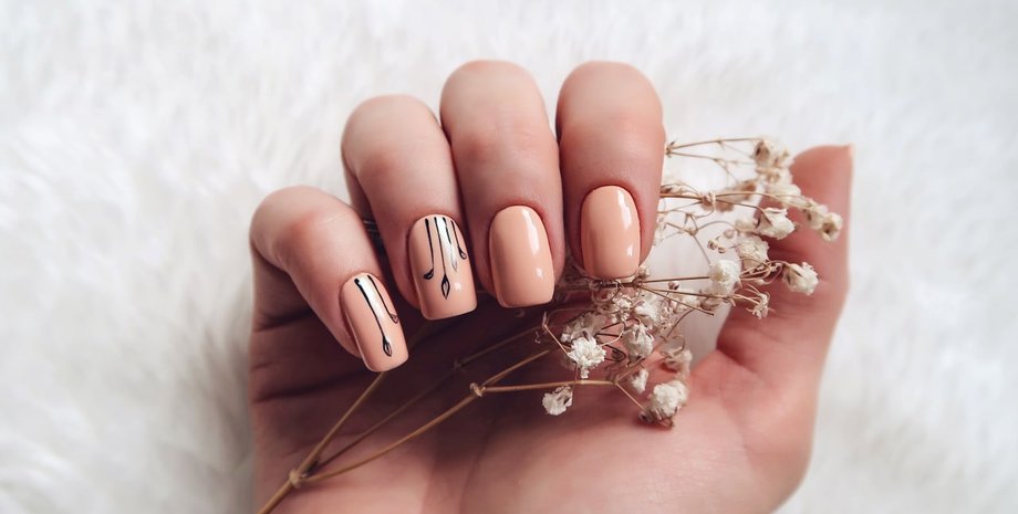 маникюр 2025, селена гомес, том бачик, маникюр на весну 2025, весенний маникюр, идеи маникюра, какой маникюр сделать