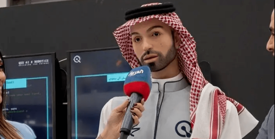 Робот почав приставати до журналістки, журналістка телеканалу Al Arabiya Равія Кассем, курйоз, Саудівська Аравія