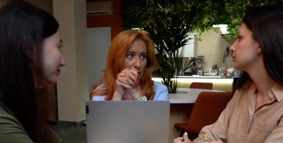 "Неизвестные" угрожали журналисткам за их расследование о поджогах авто ВСУ журналистки