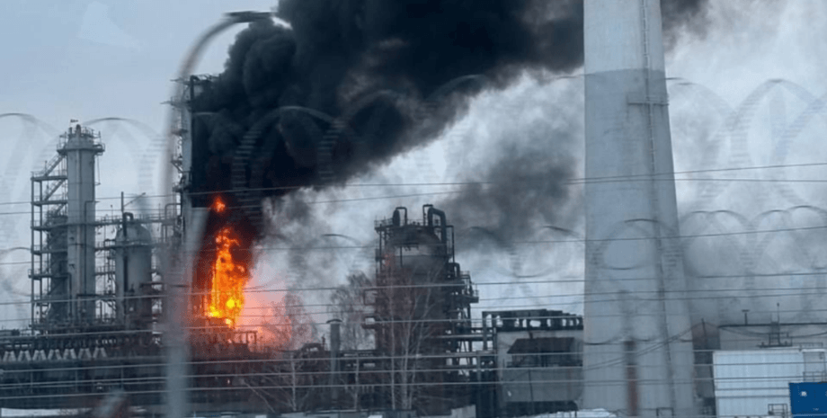 Удар по НПЗ, атака НПЗ, НПЗ, горит НПЗ, НПЗ пожар, НПЗ пожар