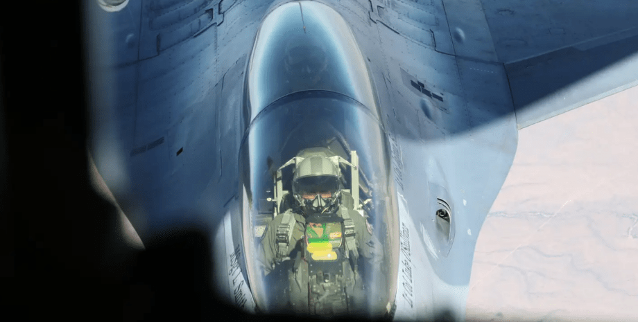 навчання F-16