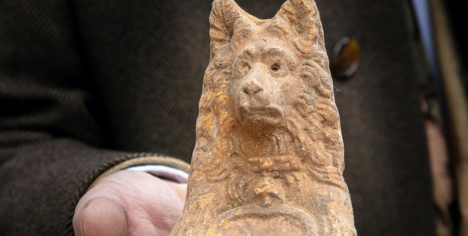 терракотовая статуя, собачья голова, ладонь, человек, фото