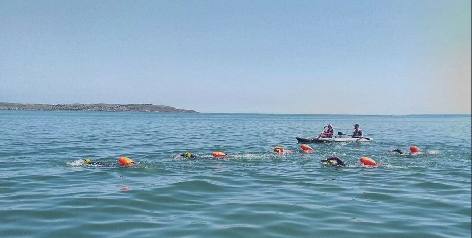 Заплыв через Керченский пролив / Фото: ua.krymr.com