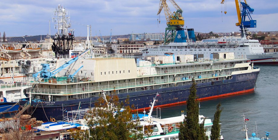 Порт Оля в России подвергся атаке БПЛА