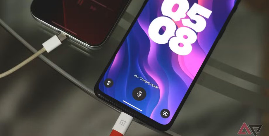 Смартфоны заряжаются, зарядка, смартфоны