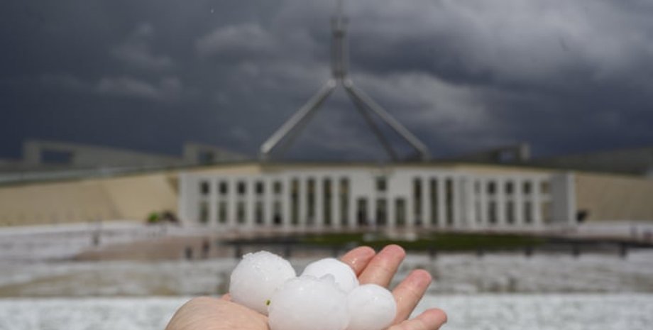 Скриншот видео The Guardian