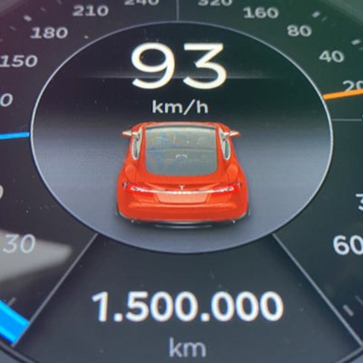 obnaruzhen elektromobil tesla s probegom 1 5 milliona km video