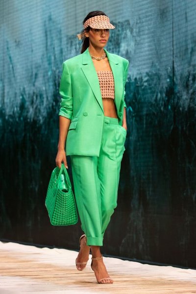 Цвет зеленый 2021