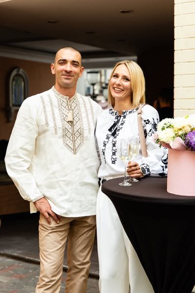 Сергей Захаревич с женой У погибшего Сергея Захаревича осталась жена Оксана и трое детей