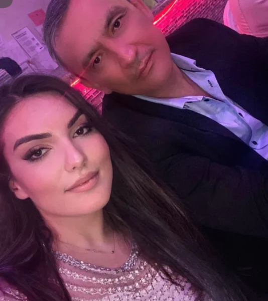 Дочь получила сообщение с номера покойного отца, курьезы, интересные истории из жизни, мистика, странные случаи, США, фото