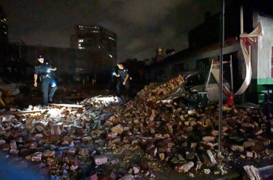 Повністю зруйнована будівля