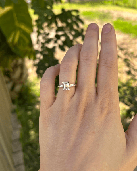 Обручальное кольцо, кольцо в подарок, кольцо с бриллиантом, дорогое кольцо, украшение, подарок от миллионера, сосед миллионер,