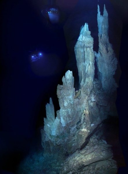 гидротермальное поле "Затерянный город" гидротермальное поле "Затерянный город"