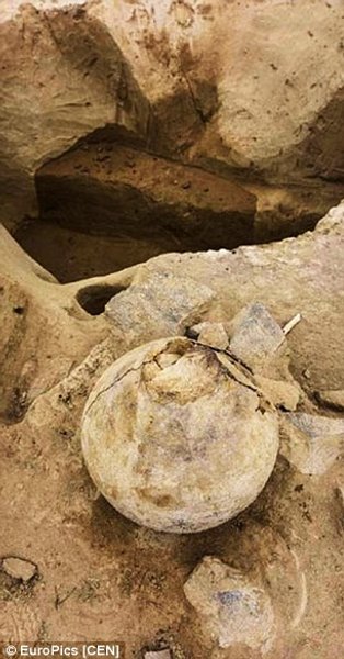 Следы угля, обнаруженные на месте раскопок