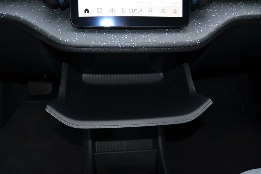 бардачок Volvo EX30, Volvo EX30, новий Volvo EX30, електромобіль Volvo, кросовер Volvo, Volvo EX30 в Україні