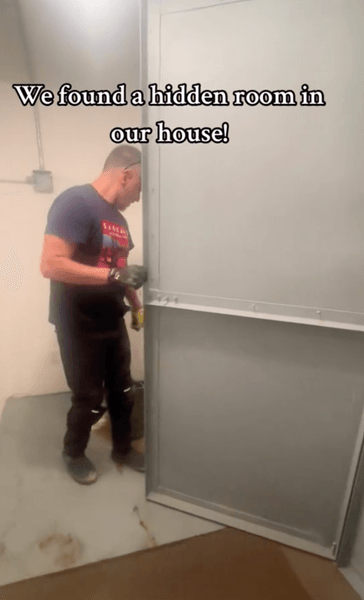 Подружжя знайшло потаємну кімнату, таємна кімната, кімната вбивці, подружжя, сім'я, робили ремонт, прихований простір, кімната за стіною
