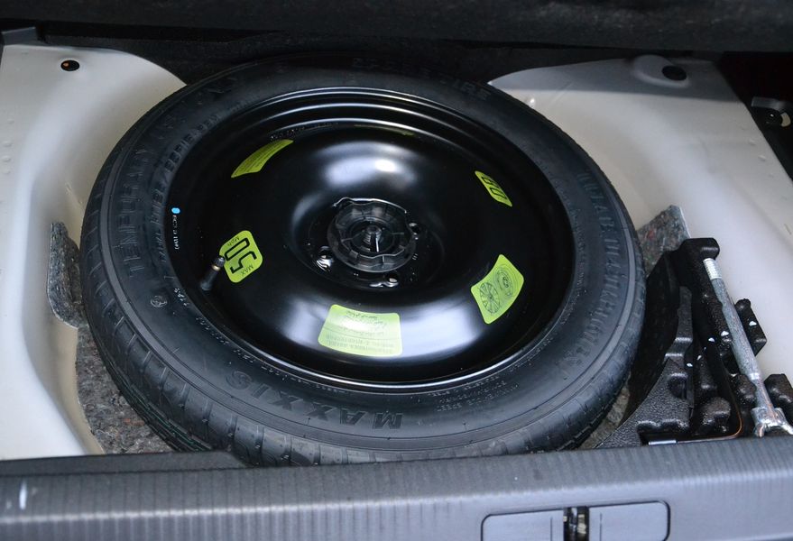 запаска Peugeot 2008, Peugeot 2008, новый Peugeot 2008, кроссовер Peugeot, Peugeot 2008 2024, Peugeot 2008 в Украине