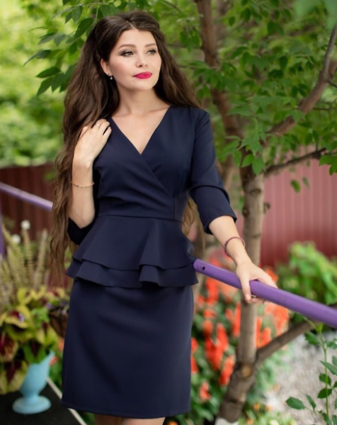 Сукня з баскою антитренди 2024, сукні