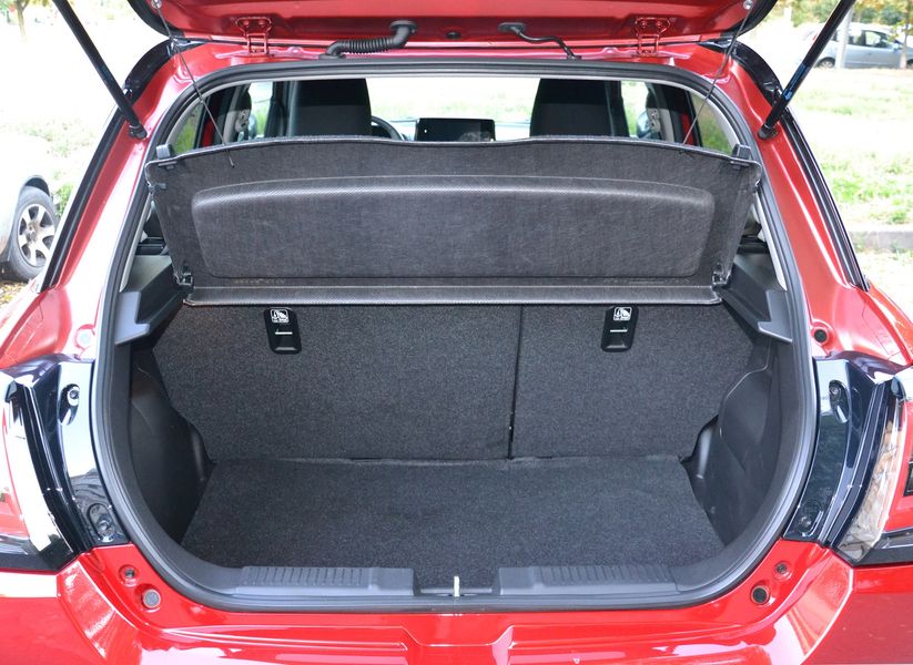 Объем багажника Suzuki Swift — 265 л