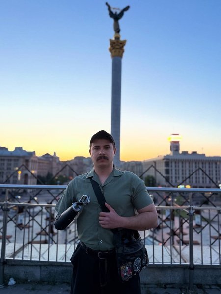 військовий ярослав грубич втратив руку на війні