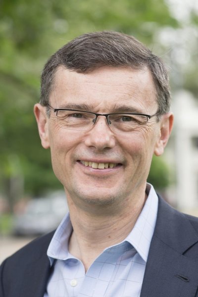 

Джон Кэмпбелл: "Интенсивная торговля между Соединенными Штатами и Китаем не является залогом того, что эти две страны никогда не смогут выйти на тропу войны. Надеюсь, этого не произойдет" (Фото: scholar.harvard.edu)
