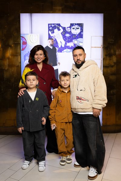 MONATIK, MONATIK персональная выставка, MONATIK картины, MONATIK арт-объекты, MONATIK персональная выставка и гости