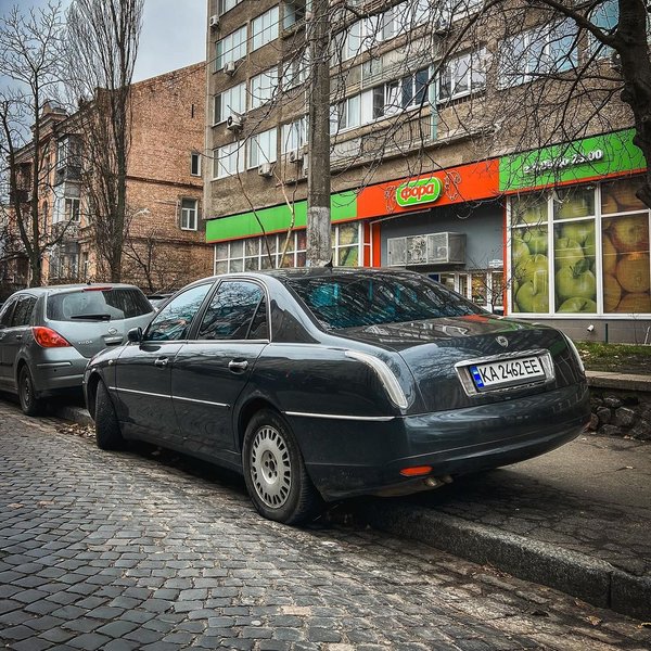 Lancia Thesis в Киеве