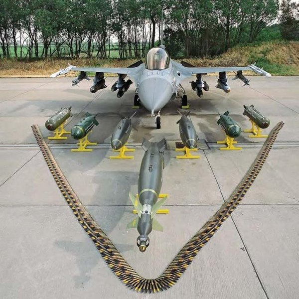 истребитель F-16
