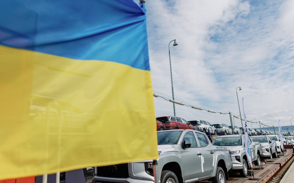 пикапы для ВСУ, авто для ВСУ, фонд повернись живым, Mitsubishi L200, Peugeot Landtrek, пикапы Mitsubishi