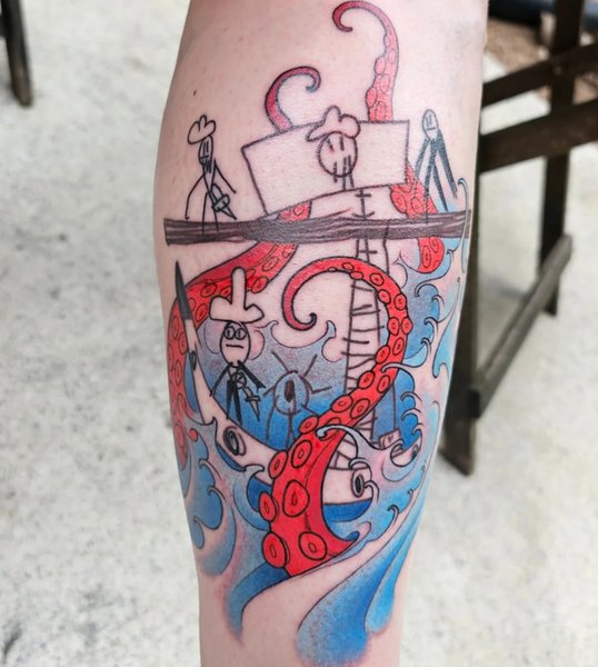 Мама сделала тату по рисунку 7-летнего сына, на котором изображены пираты на корабле