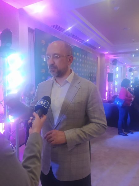 Отель Риксос Трускавец: вечеринка "слуг народа"