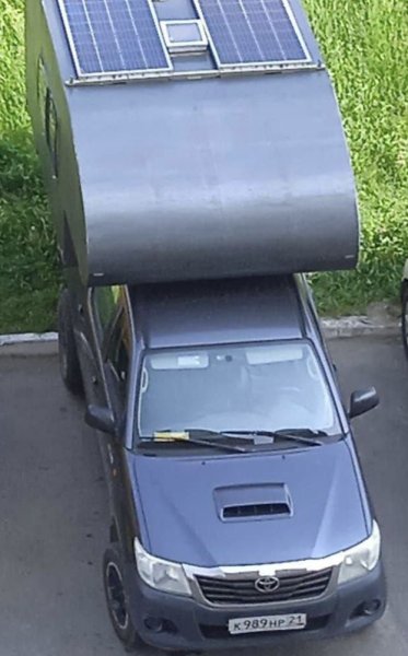 Фото схожого автомоміля, з якого нібито здійснювався запуск FPV-дронів у Саратовській області Фото схожого автомоміля, з якого нібито здійснювався запуск FPV-дронів у Саратовській області